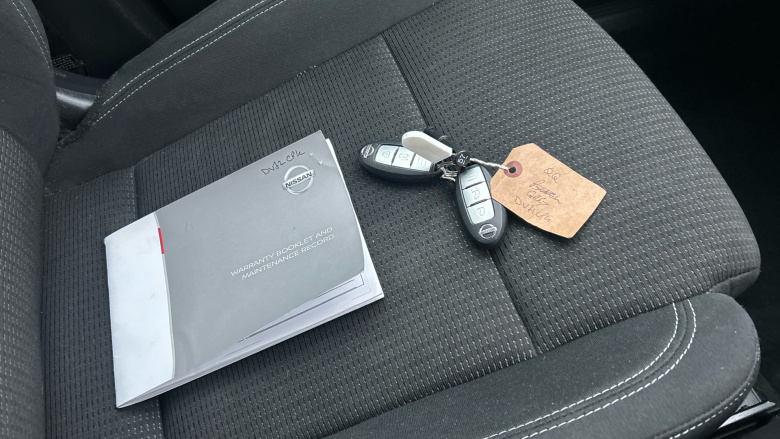 Nissan Qashqai 1.3 DiG-T MH Acenta Premium 5dr Petrol Hatchback